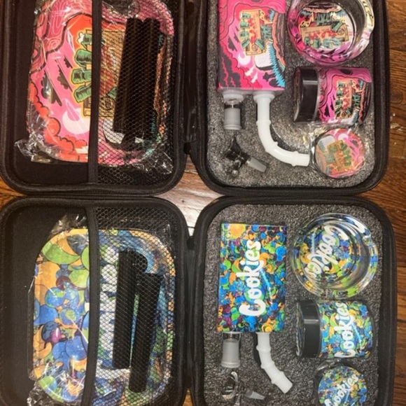 Colorful Smoking Accessory Kit - Picture 3 of 6